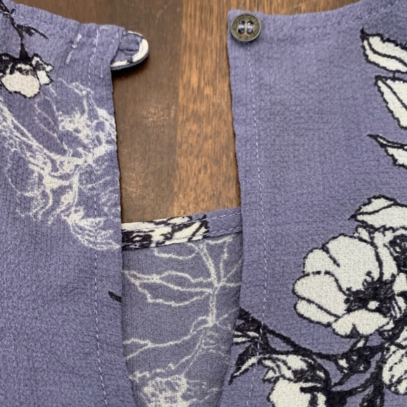 Rewind Cold Shoulder Lavender Floral Blouse Small - Picture 3 of 5